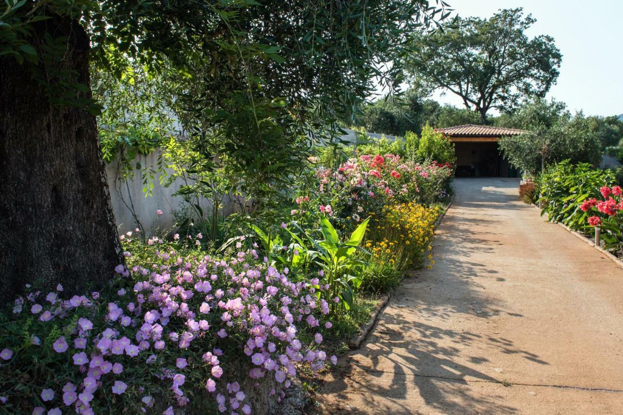 Girasole Villa Limni  외부 사진